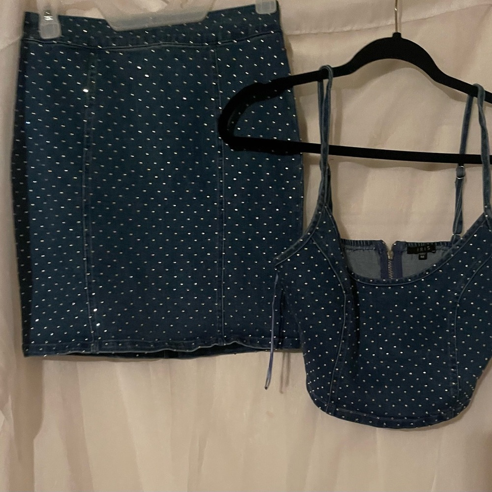 Iris Basics skirt and half shirt. Size Medium